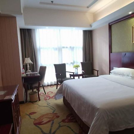 Vienna Hotel Chaozhou Plaza Buitenkant foto